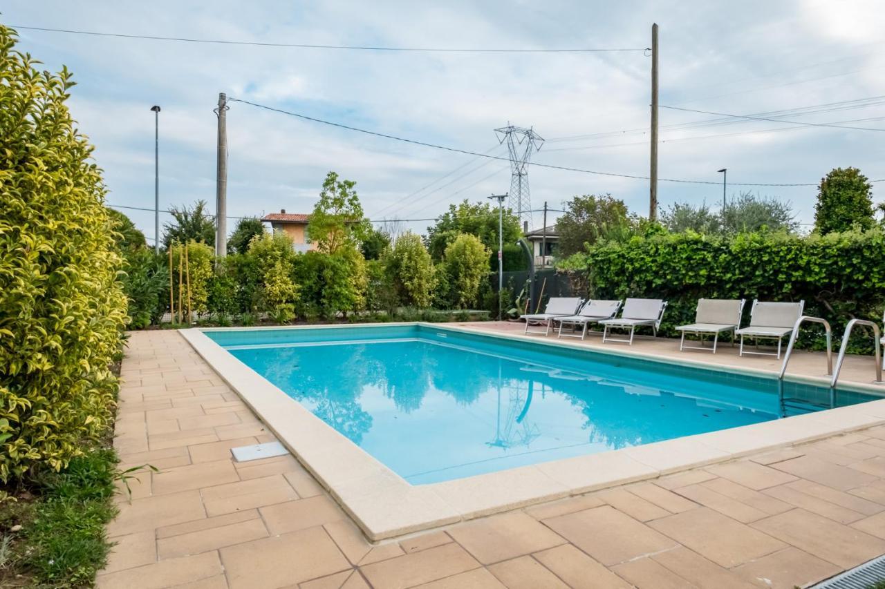 Appartement Residenza Gelsomino à Desenzano del Garda Extérieur photo