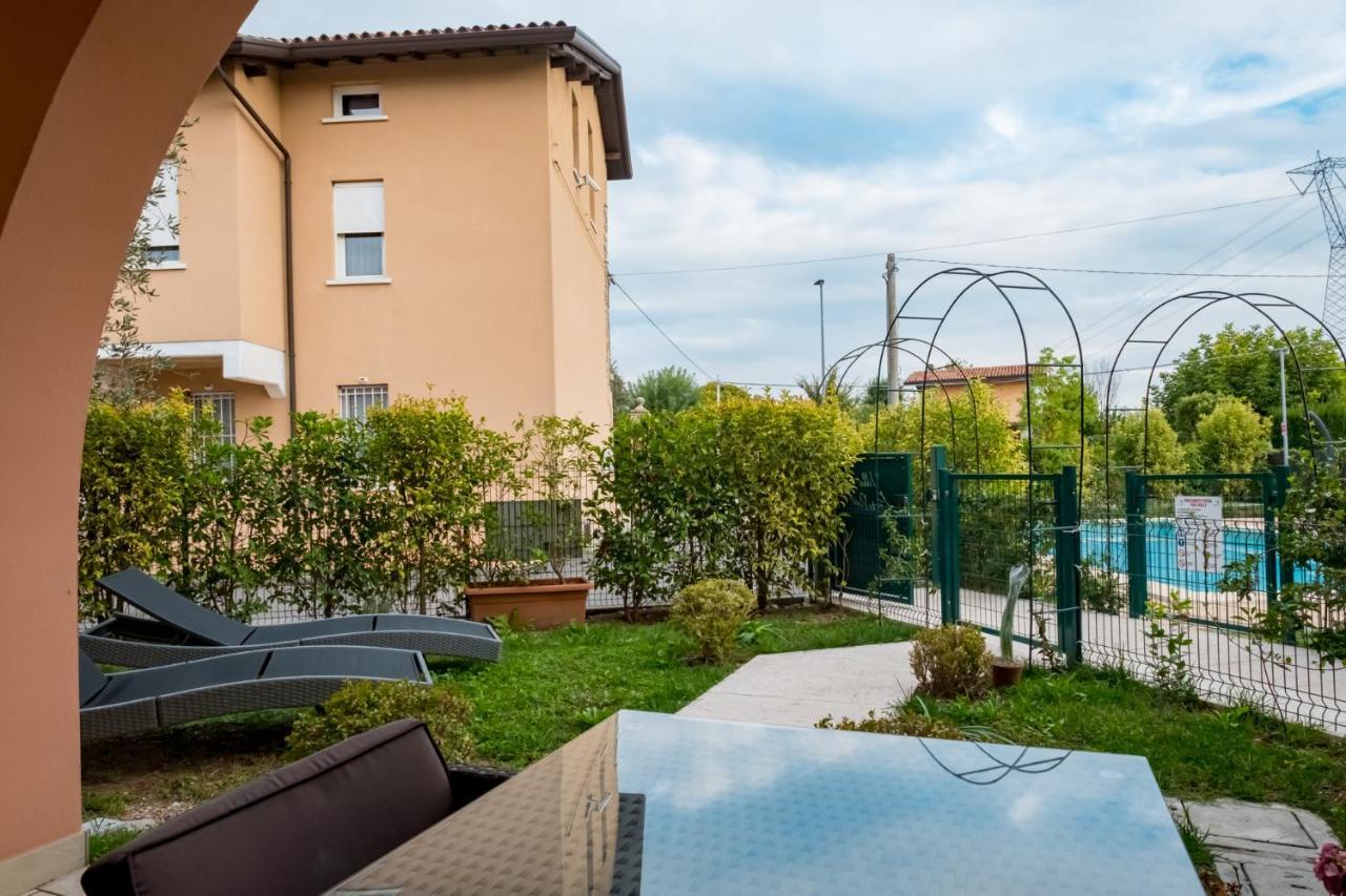 Appartement Residenza Gelsomino à Desenzano del Garda Extérieur photo