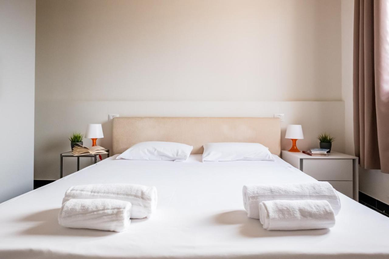 Appartement Residenza Gelsomino à Desenzano del Garda Extérieur photo